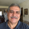Selfie de un hombre salvadoreño de unos 35 años, sonriente.